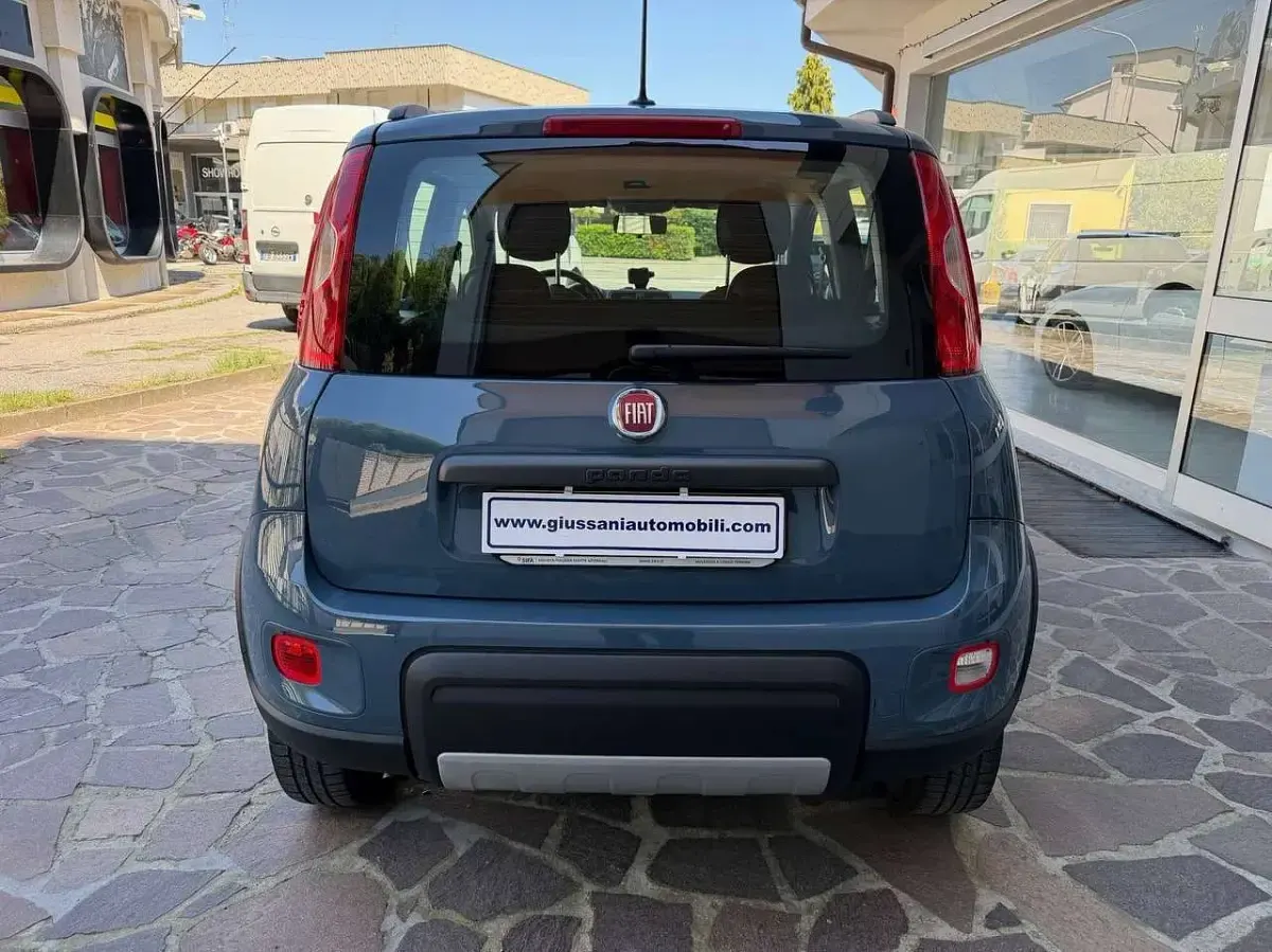Usata Fiat Panda 4x4 Wild 86 CV (63 kW) 2022 Blu ceramico Utilitaria