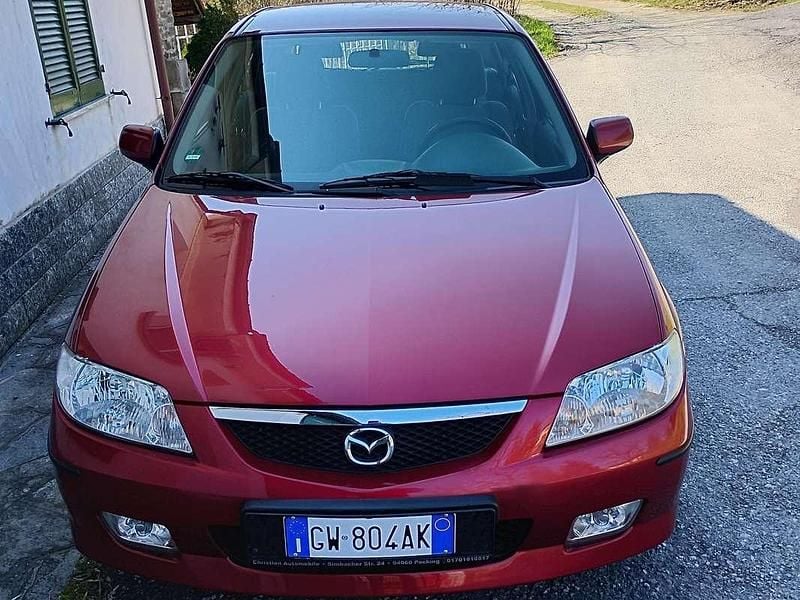 Usata Mazda 323 Exclusive 98 CV (72 kW) 2002 Rosso Berlina