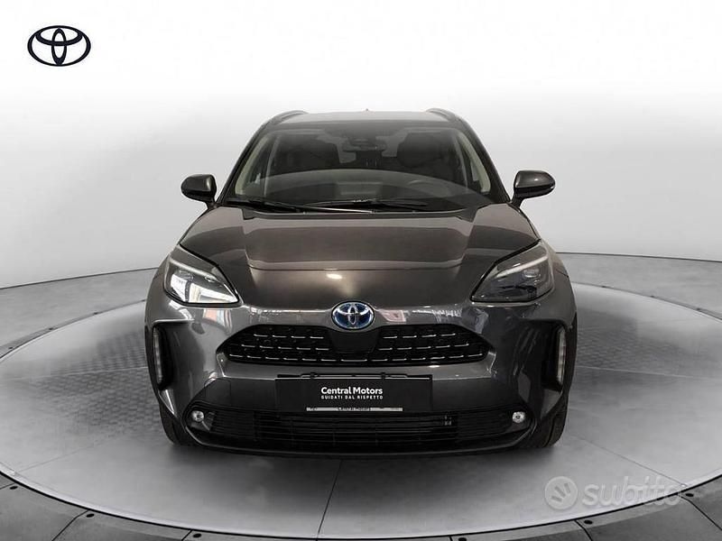 Usata Toyota Yaris Cross Lounge 116 CV (85 kW) 2023 Grigio SUV