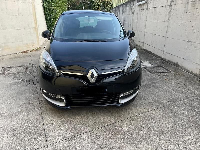 Usata Renault Scénic III 110 CV (80 kW) 2013 Nero Monovolume