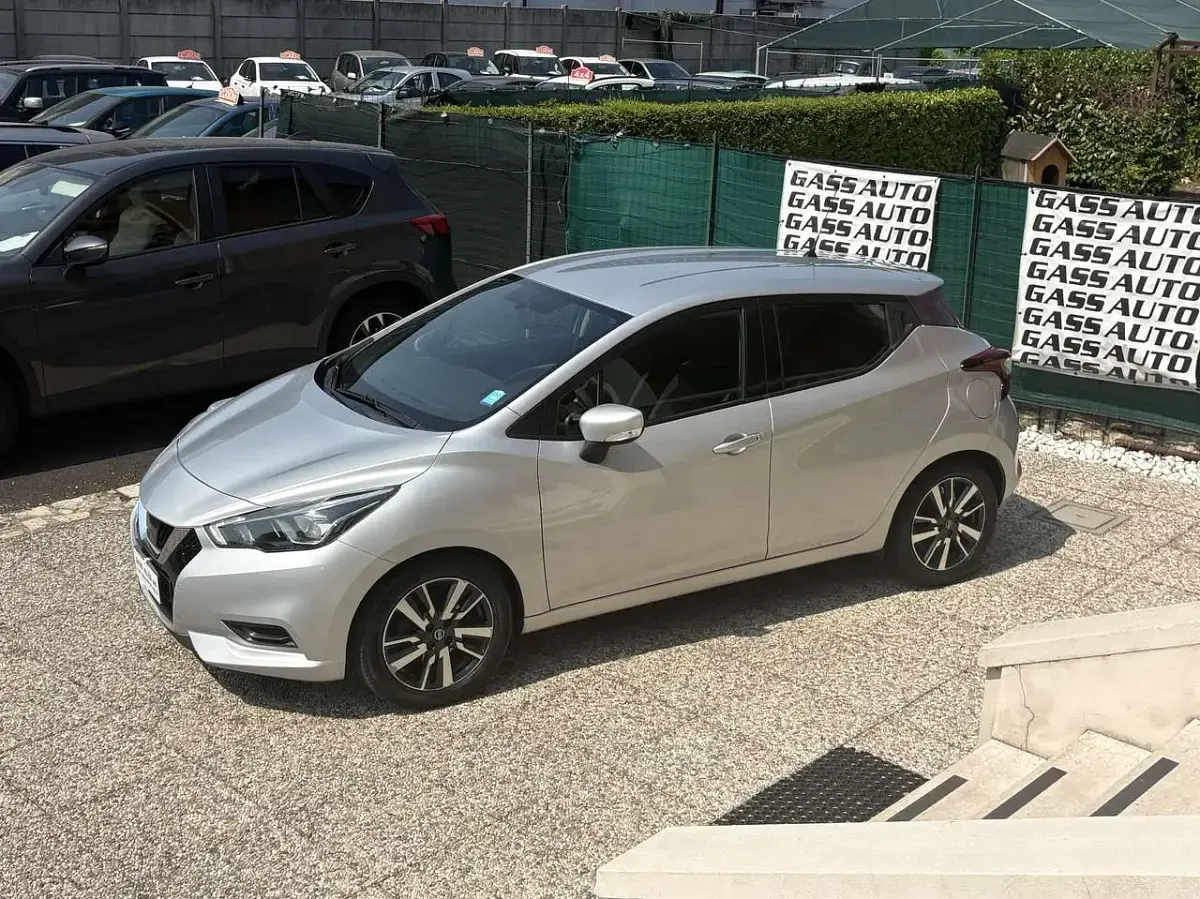 Usata Nissan Micra Acenta 90 CV (66 kW) 2018 Argento Utilitaria