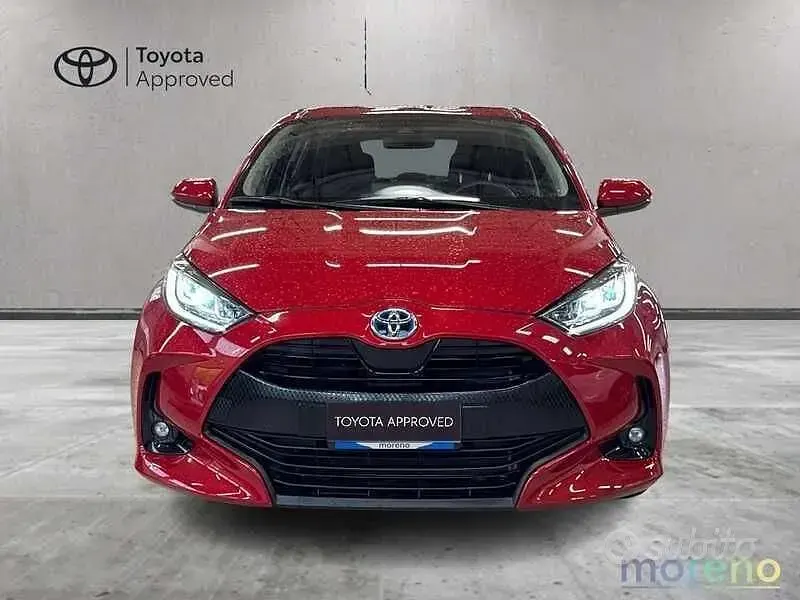 Usata Toyota Yaris Trend 116 CV (85 kW) 2023 Rosso Utilitaria
