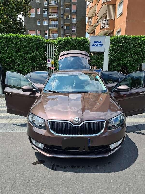 Usata Skoda Octavia Elegance 105 CV (77 kW) 2014 Utilitaria