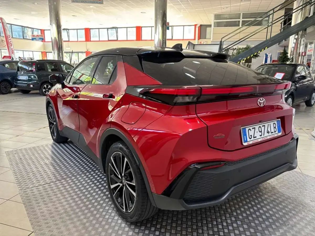 Usata Toyota C-HR Lounge 98 CV (72 kW) 2025 Rosso SUV