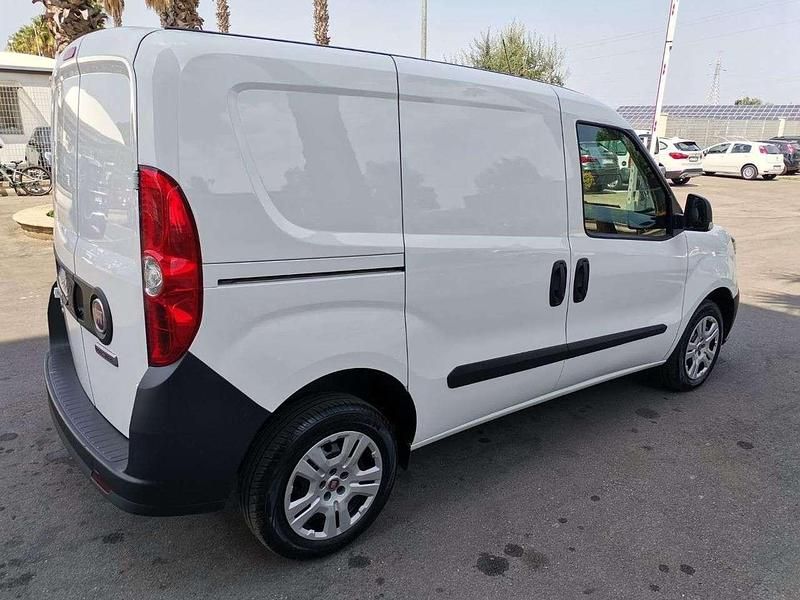 Usata Fiat Doblò 95 CV (69 kW) 2020 Bianco Monovolume