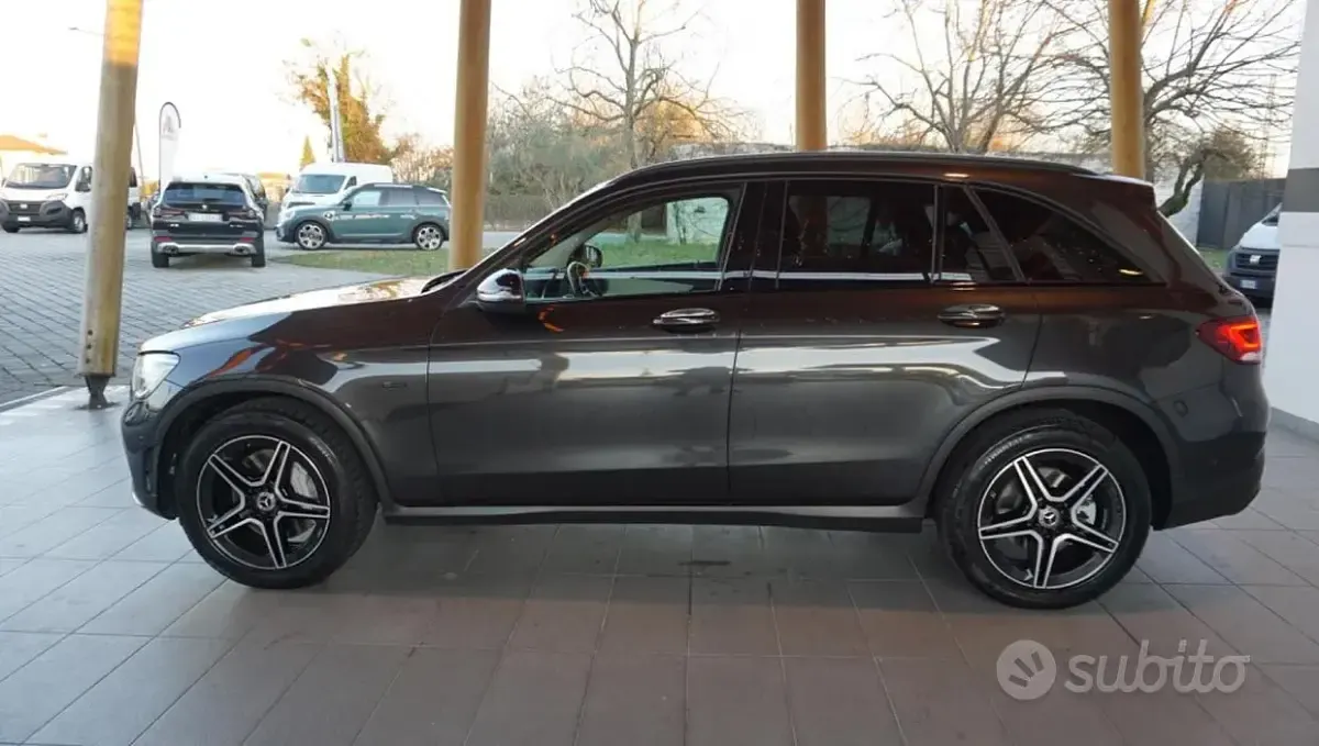 Usata Mercedes GLC300 Premium 194 CV (142 kW) 2021 Grigio SUV