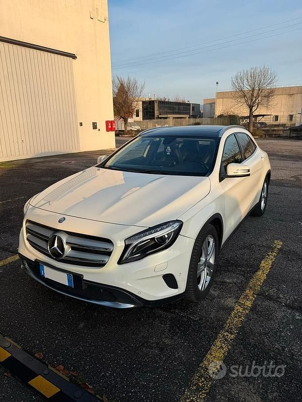 Bianco Usata 2015 Mercedes GLA220 Executive SUV | 9999 € (Buon prezzo) - Immagine 1/4