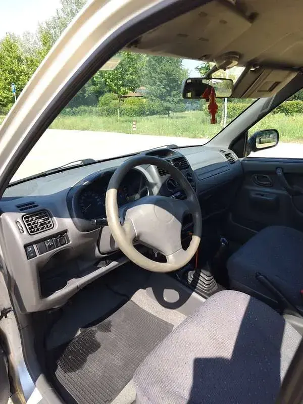 Usata Suzuki Ignis GL 83 CV (61 kW) 2001 Utilitaria