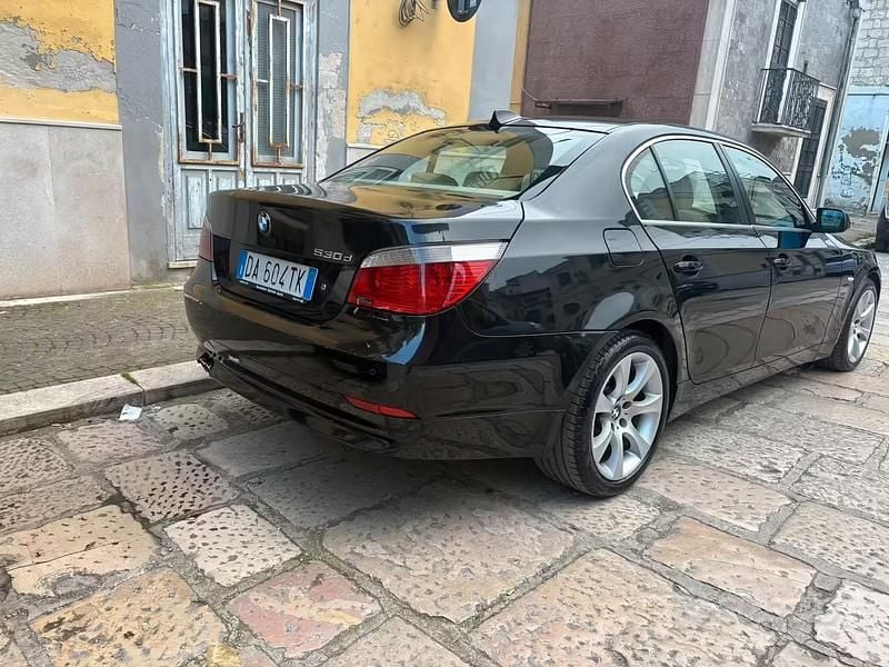 Usata BMW 530 231 CV (169 kW) 2006 Nero Berlina
