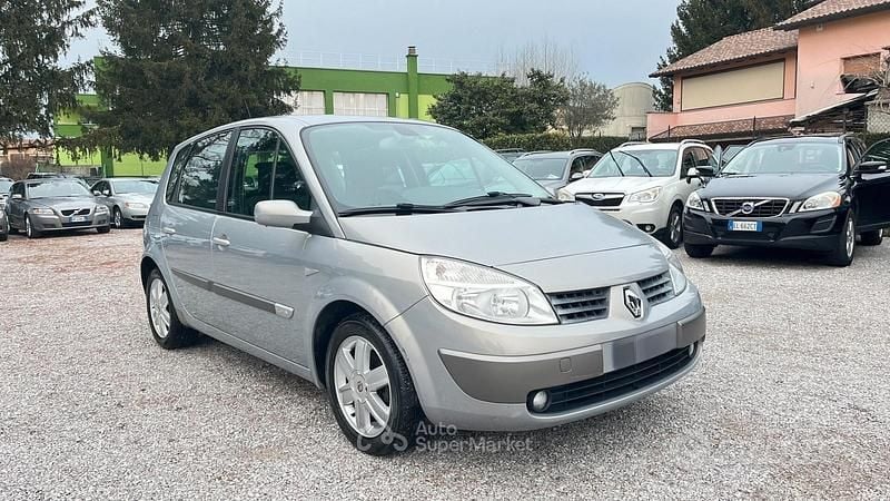 Usata Renault Scénic II Dynamique 113 CV (83 kW) 2005 Grigio Monovolume