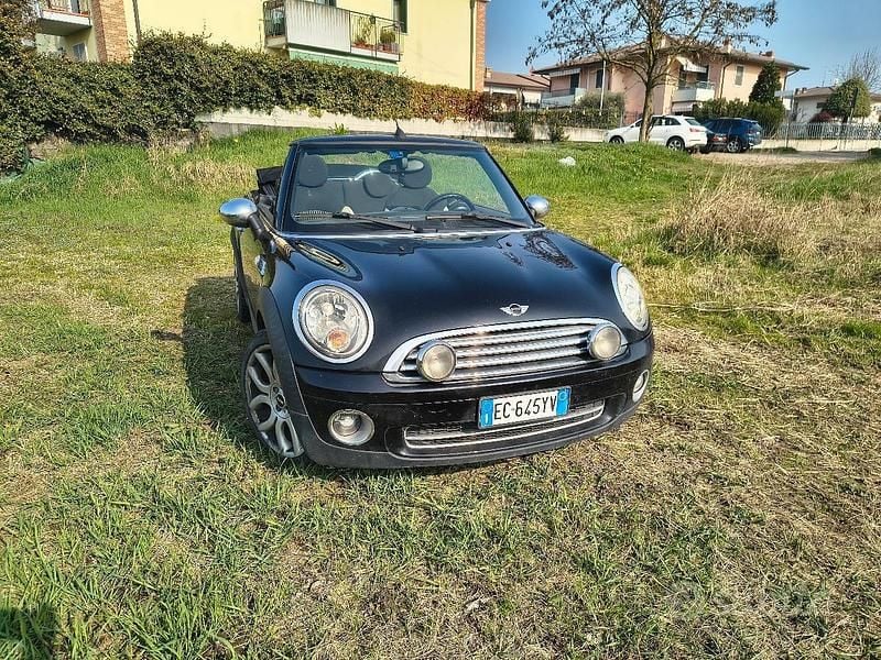 Usata Mini Cooper Cabriolet 122 CV (89 kW) 2010 Nero Cabrio