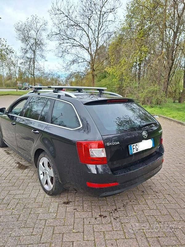 Usata Skoda Octavia G-TEC Ambition 110 CV (80 kW) 2016 Nero Station wagon