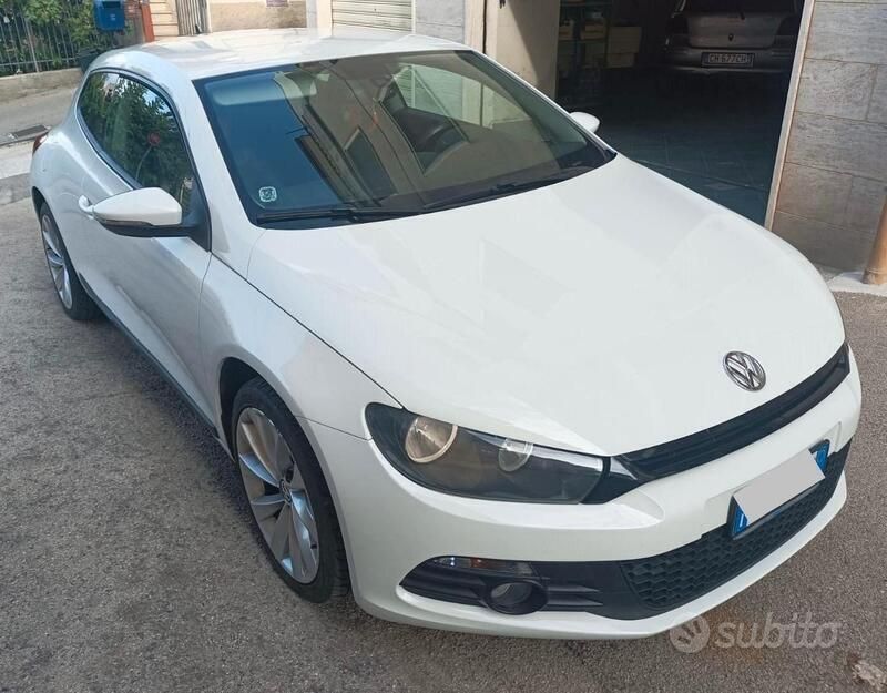 Begagnad VW Scirocco 140 HK (102 kW) 2009 Vit Sportkupé