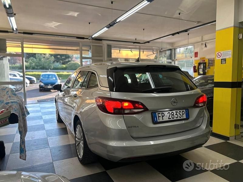 Usata Opel Astra S 136 CV (100 kW) 2018 Gray Station wagon