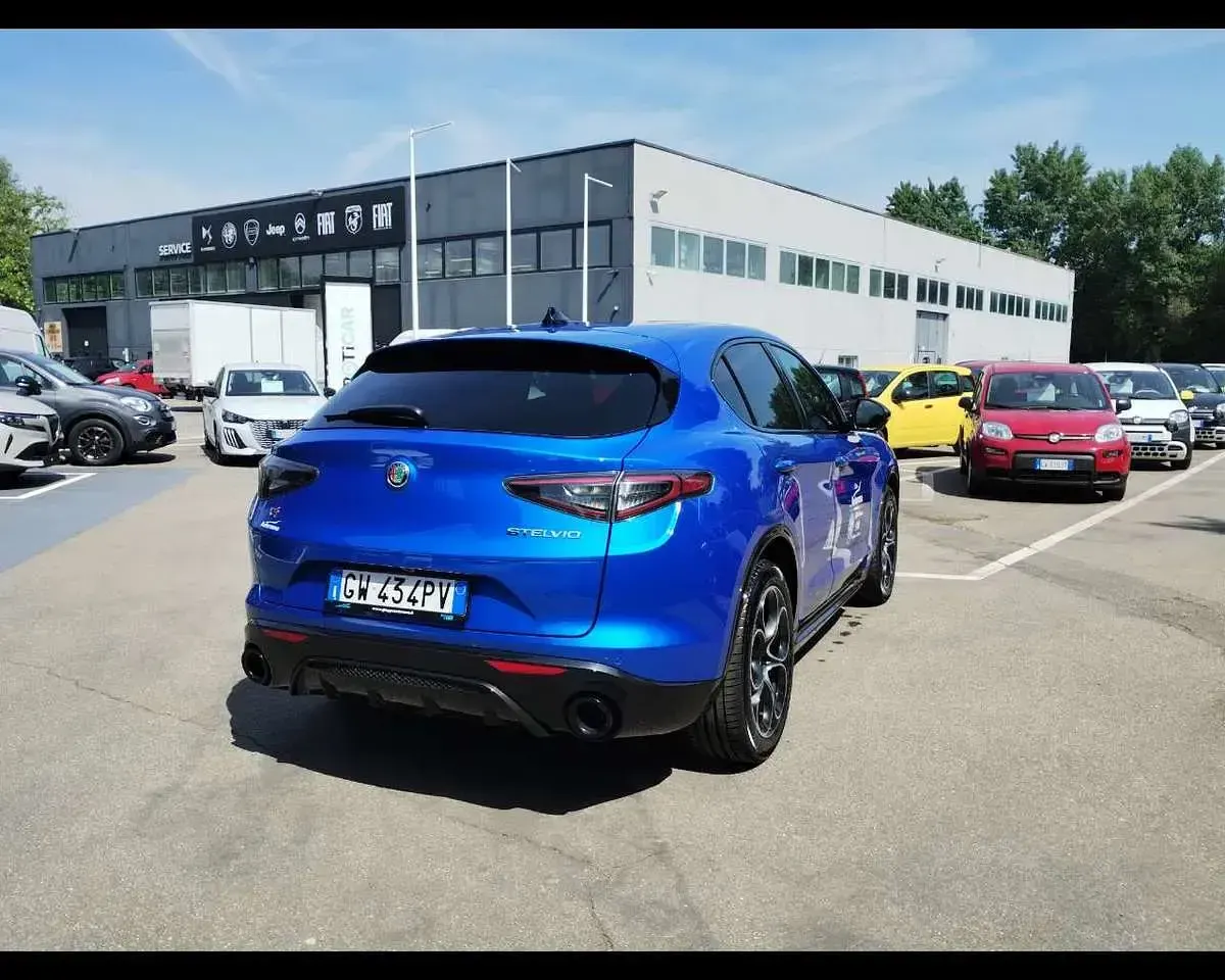 Usata Alfa Romeo Stelvio Veloce 209 CV (153 kW) 2024 Blu misano SUV