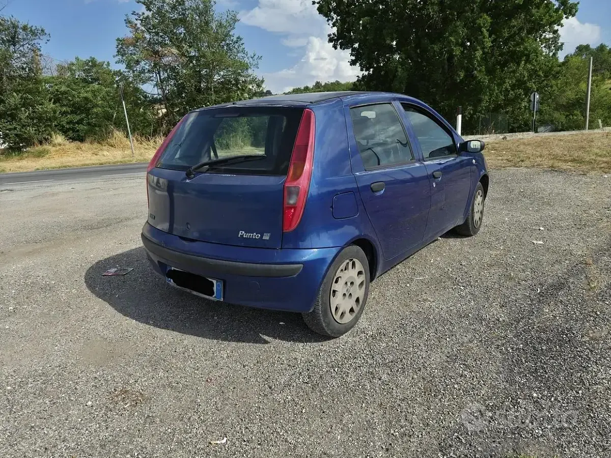 Usata Fiat Punto 80 CV (58 kW) 2001 Utilitaria
