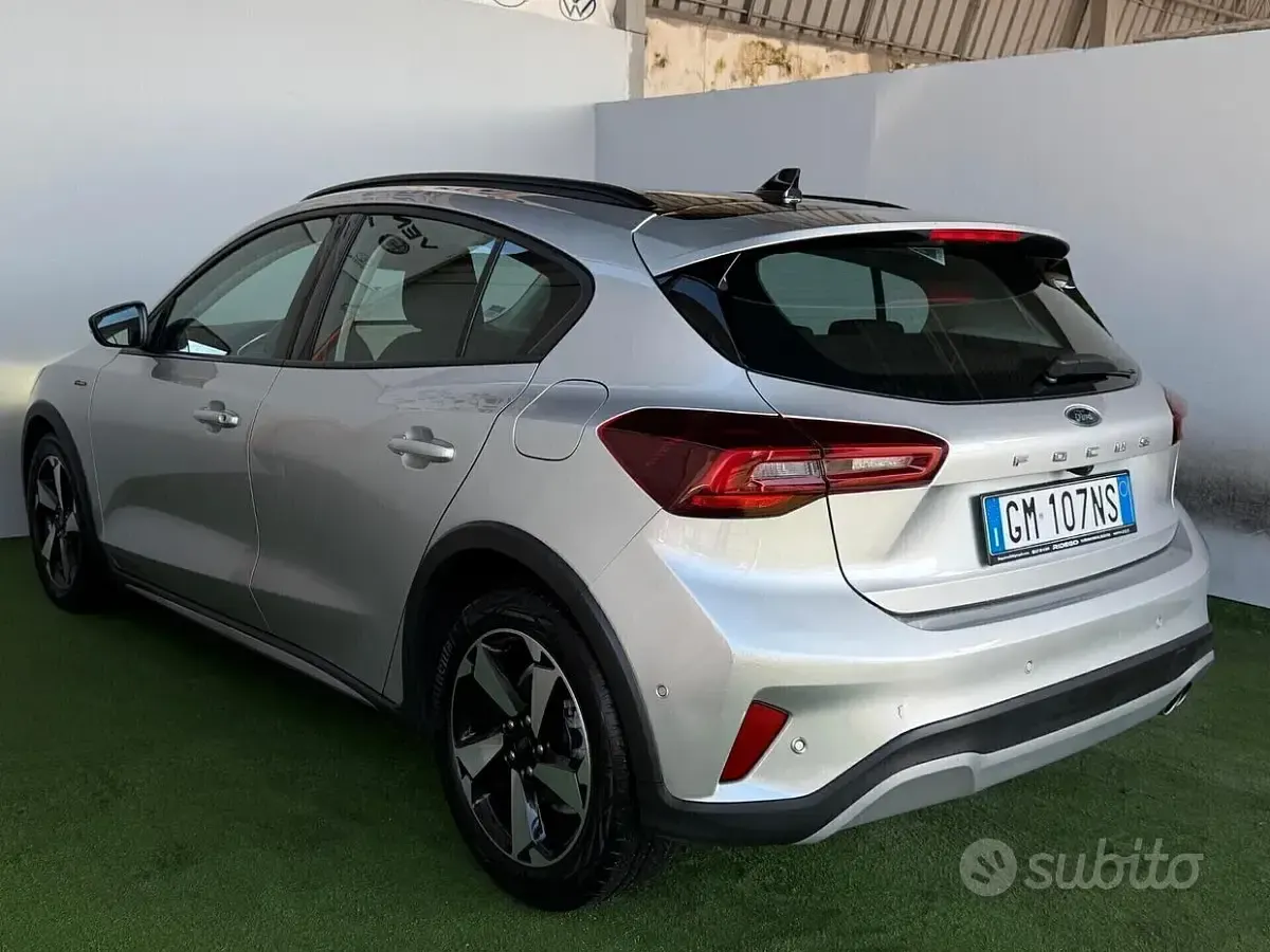 Usata Ford Focus Active 120 CV (88 kW) 2023 Grigio Berlina