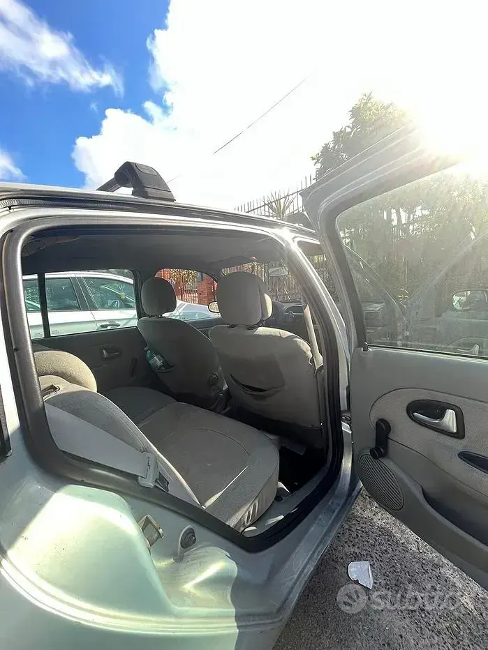 Usata Renault Clio II 2002 Utilitaria