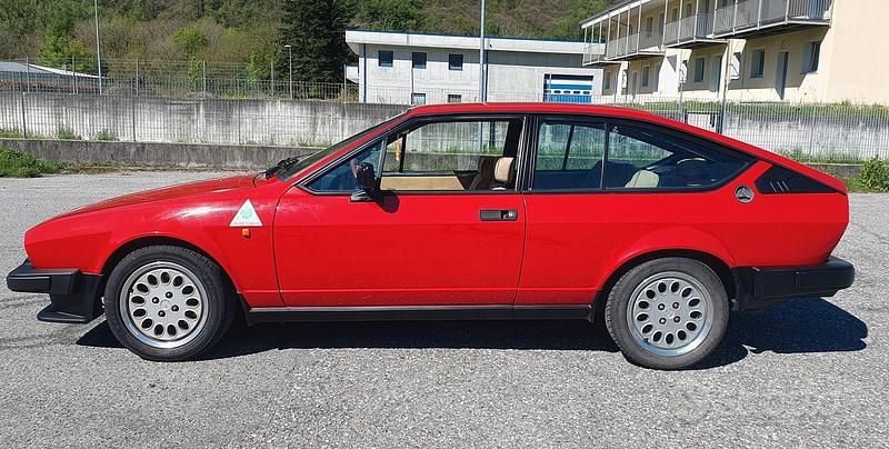 Usata Alfa Romeo GTV 130 CV (95 kW) 1982 Rosso Coupé