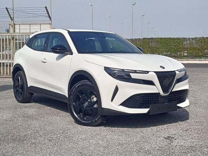 Nuova Alfa Romeo Junior 136 CV (100 kW) 2025 Bianco SUV
