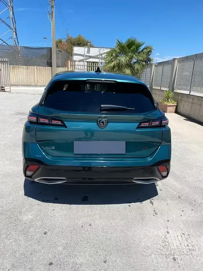 Usata Peugeot 308 SW Allure 131 CV (96 kW) 2022 Verde Station wagon
