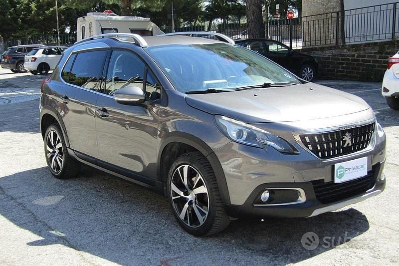 Usata Peugeot 2008 Allure 99 CV (72 kW) 2016 Grigio SUV