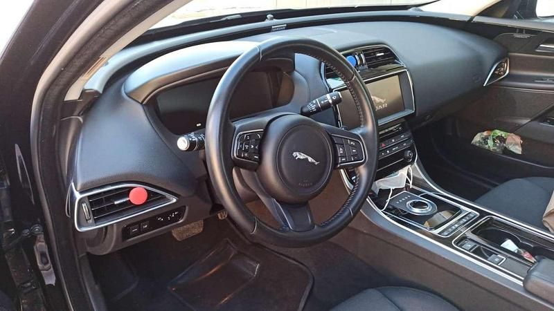 Usata Jaguar XE Prestige 163 CV (119 kW) 2019 Berlina