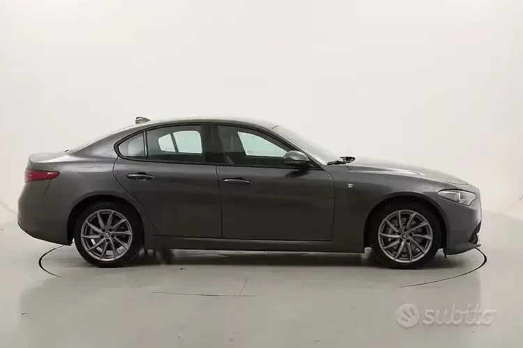 Usata Alfa Romeo Giulia 209 CV (153 kW) 2023 Grigio Berlina