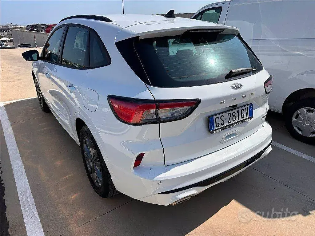 Usata Ford Kuga ST-Line X 190 CV (139 kW) 2024 Bianco SUV