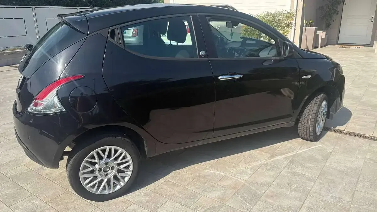 Usata Lancia Ypsilon Silver 80 CV (58 kW) 2013 Utilitaria
