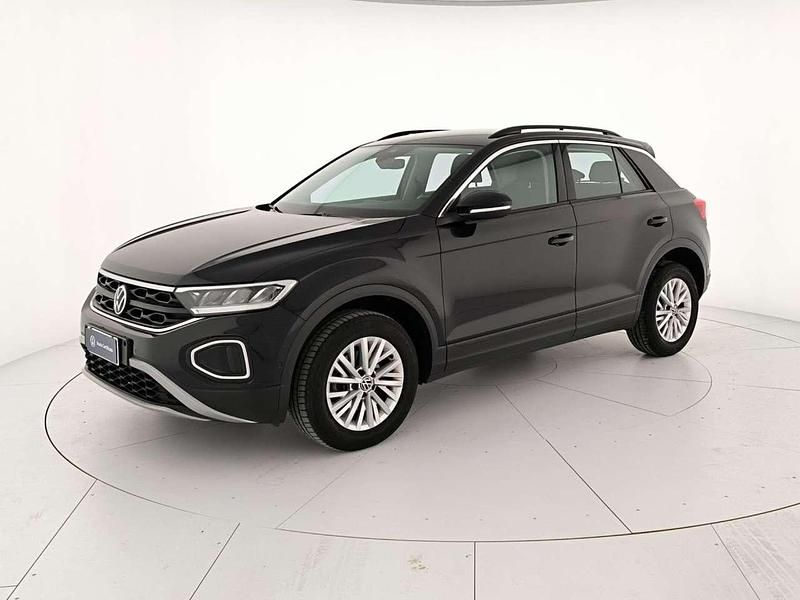 Deep black perlato Usata 2024 VW T-Roc Life SUV | 30.500 € (Buon prezzo) - Immagine 1/4