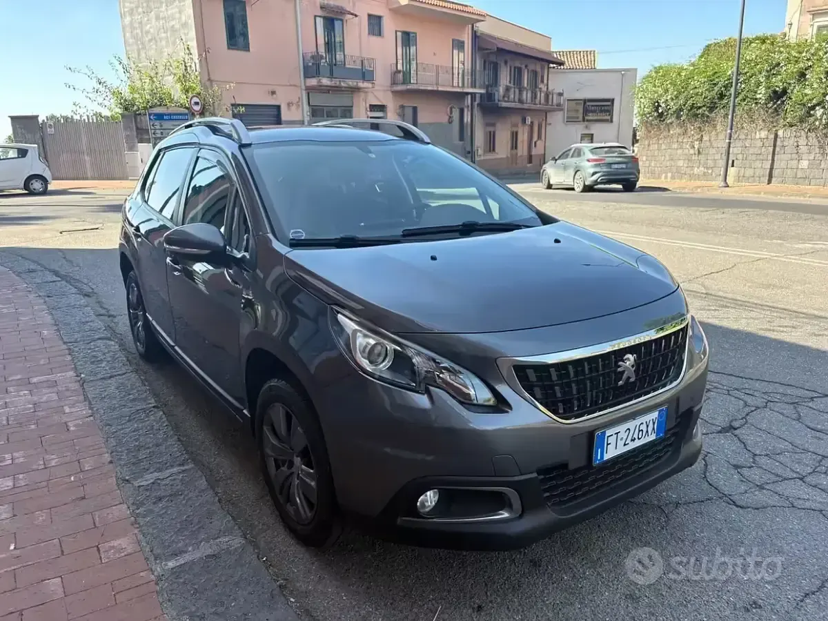 Usata Peugeot 2008 S 102 CV (75 kW) 2019 Grigio SUV