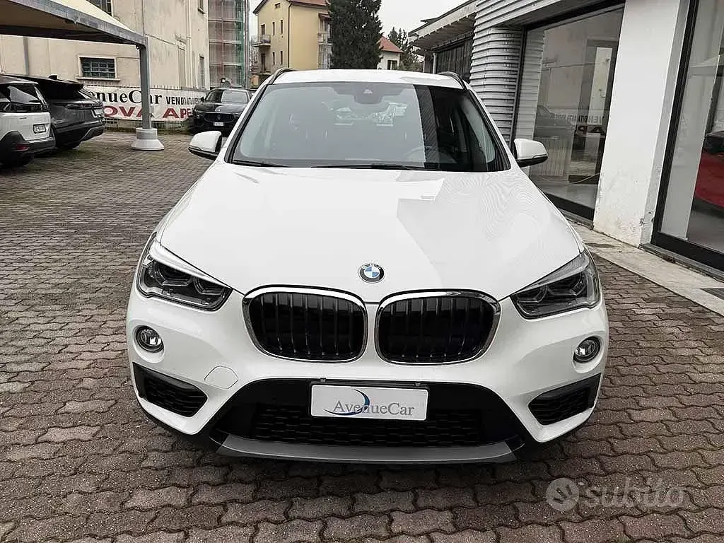 Usata BMW X1 150 CV (110 kW) 2019 Bianco / pastello SUV