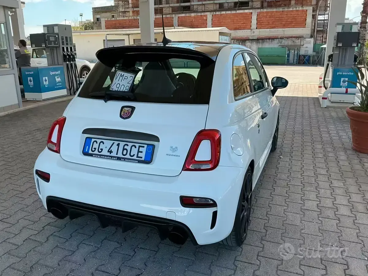 Usata Abarth 595 Esseesse 180 CV (132 kW) 2021 Bianco Berlina