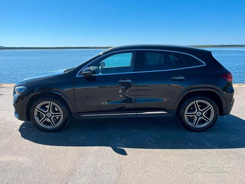 Nero Usata 2024 Mercedes GLA200 Advanced Plus SUV | 41.900 € - Immagine 1/4