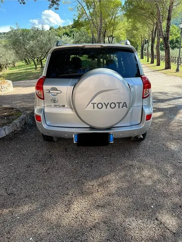 Usata Toyota RAV4 177 CV (130 kW) 2006 SUV