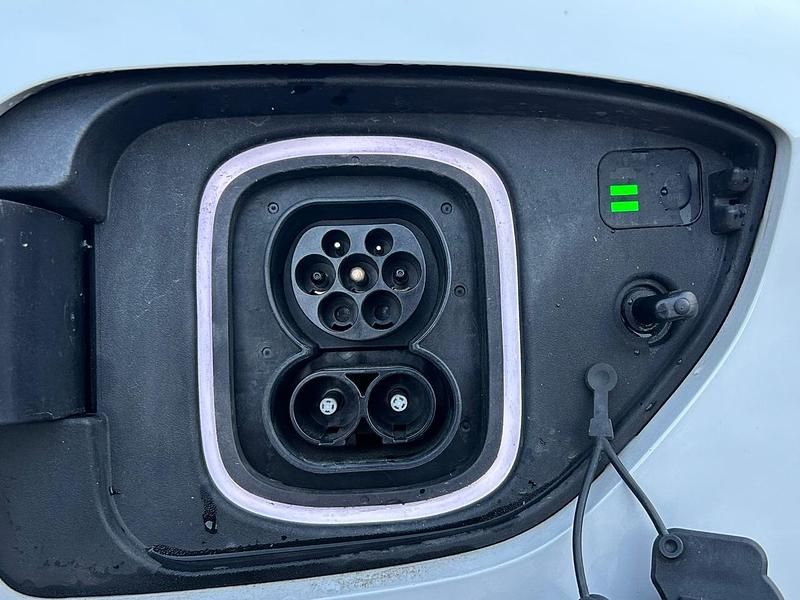 Käytetty Hyundai Kona XPrime 100 kW (136 HP) 2021 Valkoinen Katumaasturi