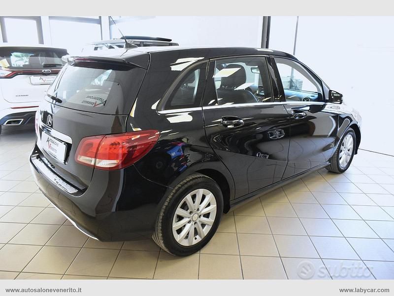 Usata Mercedes B180 Premium 109 CV (80 kW) 2016 Nero Monovolume