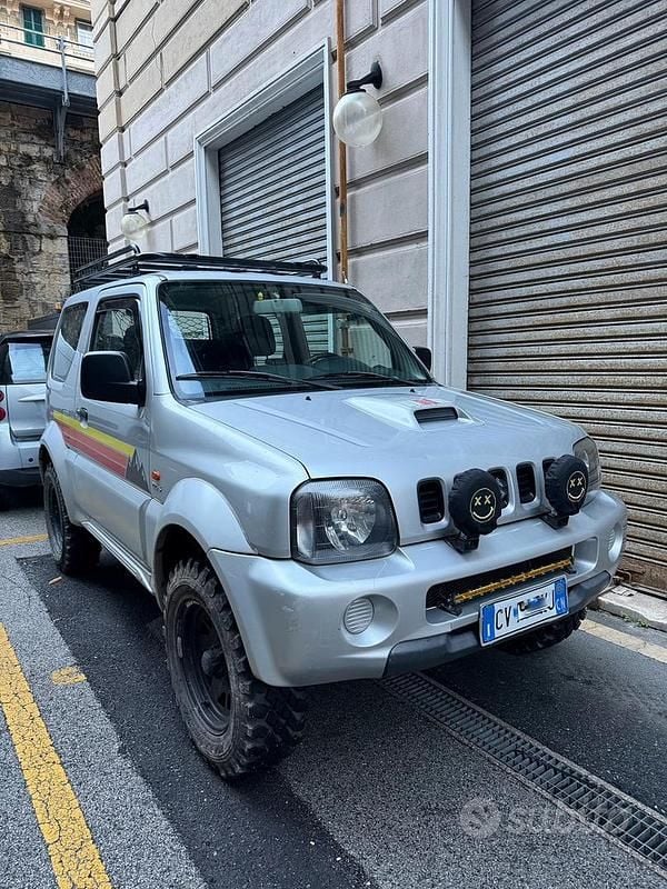 Usata Suzuki Jimny 65 CV (47 kW) 2005 Grigio SUV