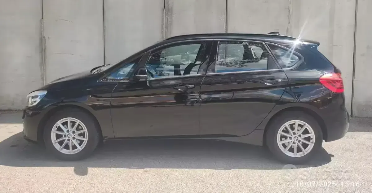Usata BMW 214 Active Tourer Efficient Dynamics 95 CV (69 kW) 2017 Nero Monovolume