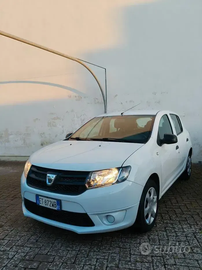 Usata Dacia Sandero Ambiance 75 CV (55 kW) 2014 Bianco Berlina