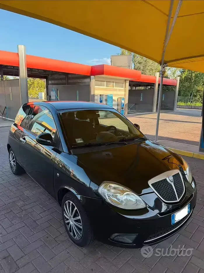 Usata Lancia Ypsilon 60 CV (44 kW) 2010 Nero Utilitaria