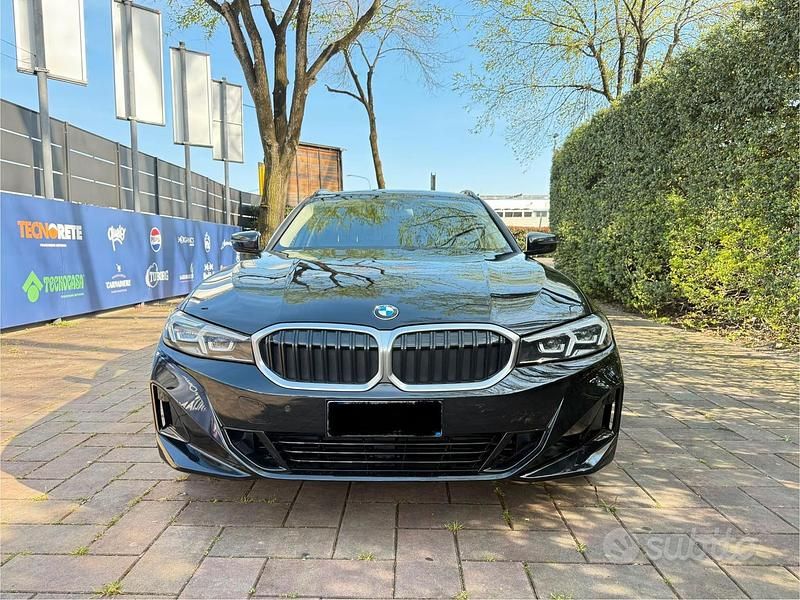 Usata BMW 316 Sport Line 116 CV (85 kW) 2022 Nero Station wagon