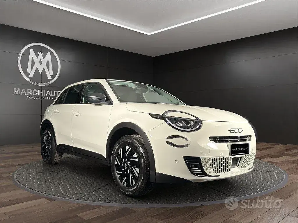 Usata Fiat 600 Comfort 101 CV (74 kW) 2026 Bianco SUV