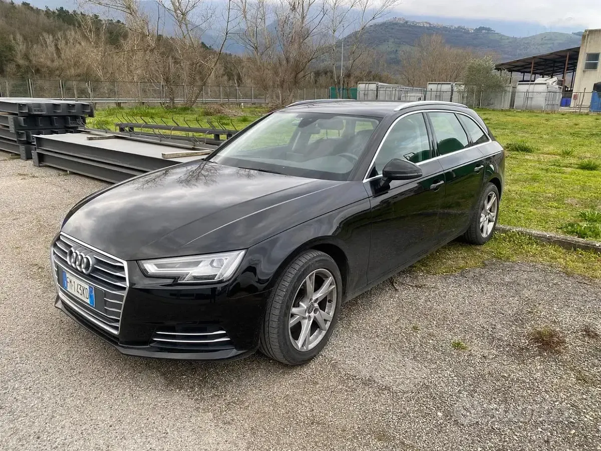 Usata Audi A4 122 CV (89 kW) 2017 Nero Station wagon