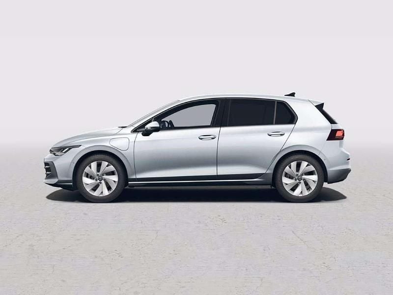 Nuova VW Golf VIII Edition 150 CV (110 kW) 2026 Dolomite silver metallizzato Berlina