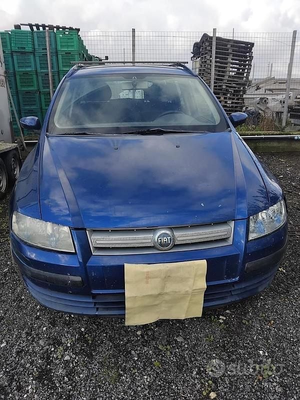 Blu Usata 2003 Fiat Stilo Station wagon | 500 € (Buon prezzo) - Immagine 1/4