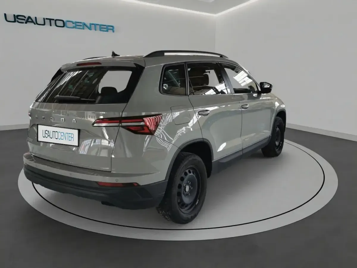 Usata Skoda Karoq Executive 110 CV (80 kW) 2023 Grigio acciaio SUV