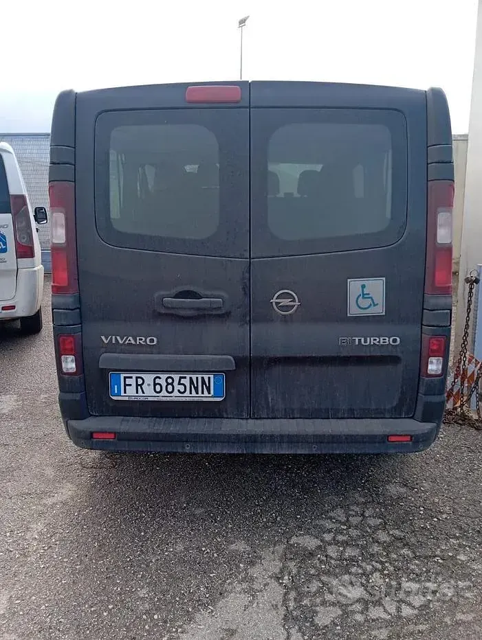 Usata Opel Vivaro 125 CV (91 kW) 2018 Nero Monovolume