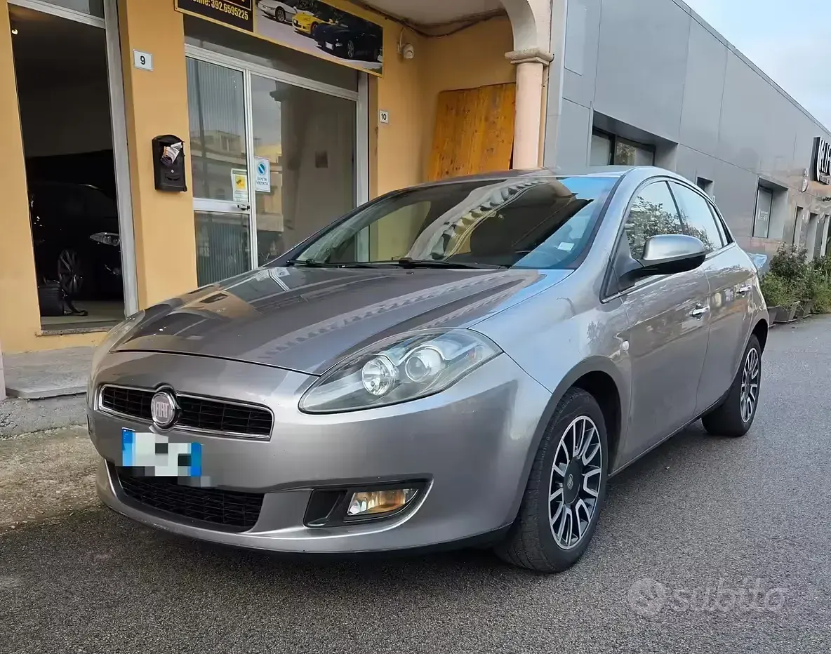 Usata Fiat Bravo Anniversary 120 CV (88 kW) 2012 Grigio Utilitaria